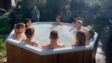 Image 1 of 14 -
Experience the Wim Hof Method to get an impression of at Image 1 of 14 -
Experience the Wim Hof Method to get an impression of at
