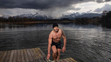 Image 3 of 4 -
Experience the Wim Hof Method to get an impression of at Image 3 of 4 -
Experience the Wim Hof Method to get an impression of at