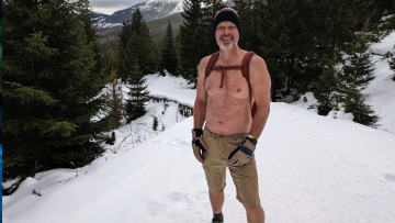 Image 2 of 4 -
Experience the Wim Hof Method to get an impression of at Image 2 of 4 -
Experience the Wim Hof Method to get an impression of at