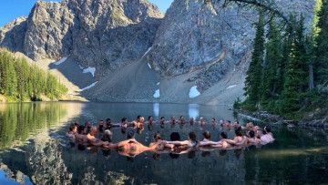 Image 6 of 6 -
Experience the Wim Hof Method to get an impression of at Image 6 of 6 -
Experience the Wim Hof Method to get an impression of at