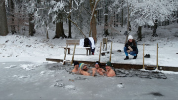 Image 10 of 16 -
Experience the Wim Hof Method to get an impression of at Image 10 of 16 -
Experience the Wim Hof Method to get an impression of at