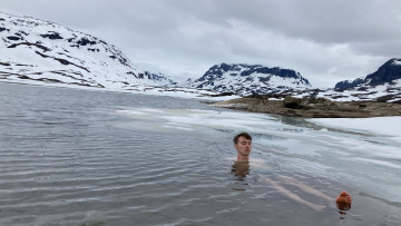 Image 11 of 12 -
Experience the Wim Hof Method to get an impression of at Image 11 of 12 -
Experience the Wim Hof Method to get an impression of at