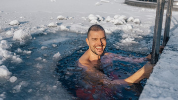 Image 11 of 13 -
Experience the Wim Hof Method to get an impression of at Image 11 of 13 -
Experience the Wim Hof Method to get an impression of at