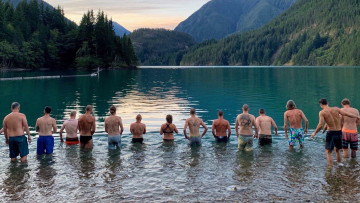 Image 1 of 6 -
Experience the Wim Hof Method to get an impression of at Image 1 of 6 -
Experience the Wim Hof Method to get an impression of at