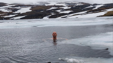 Image 1 of 6 -
Experience the Wim Hof Method to get an impression of at Image 1 of 6 -
Experience the Wim Hof Method to get an impression of at