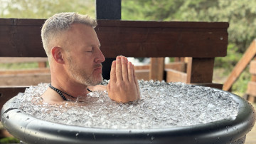 Image 5 of 6 -
Experience the Wim Hof Method to get an impression of at Image 5 of 6 -
Experience the Wim Hof Method to get an impression of at