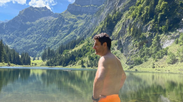 Image 1 of 3 -
Experience the Wim Hof Method to get an impression of at Image 1 of 3 -
Experience the Wim Hof Method to get an impression of at
