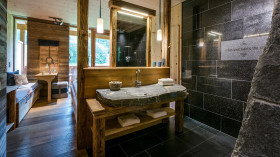 Image 18 of 27 -
            Experience Ice Bath to get an impression of WHM Reisen at Leogang