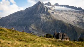 Image 7 of 74 -
            Experience Yoga to get an impression of Travel at Riederalp