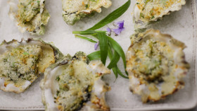 Image 9 of 17 -
            Experience Ice Bath to get an impression of WHM Weekend at Friday Harbor