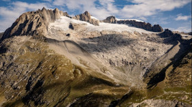 Image 33 of 74 -
            Experience Yoga to get an impression of Travel at Riederalp