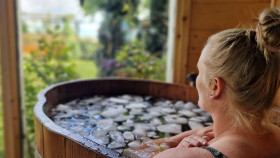 Image 8 of 8 -
            Experience Ice Bath to get an impression of WHM Fundamentals Workshop at Deurne